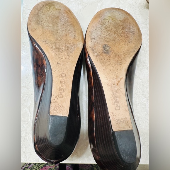 Cole Haan Pumps Leopard Wedge Print Patent Leather Peep Hole Toe Shoes 8 1/2 B - Picture 7 of 8